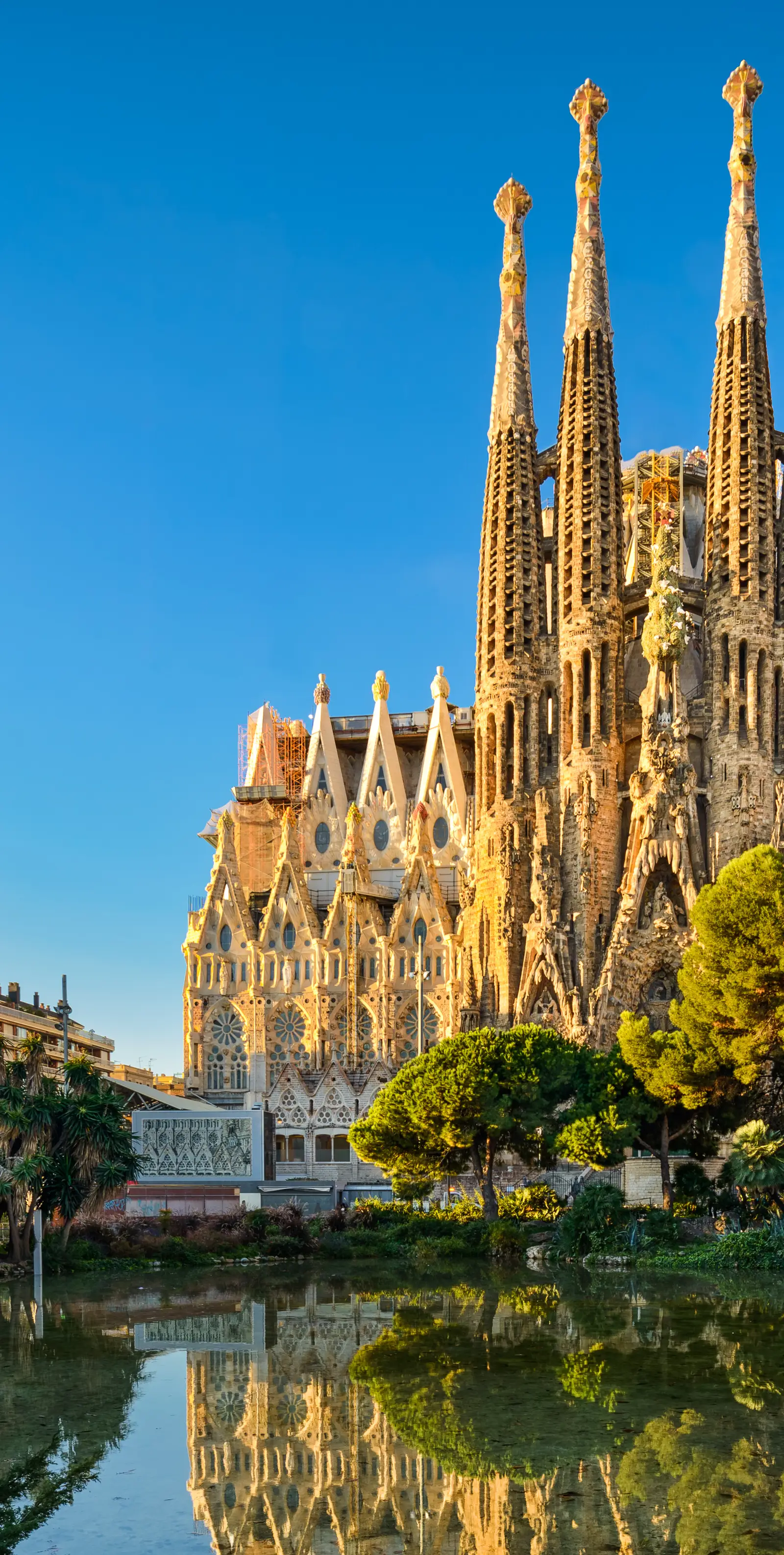 BARCELONA IN KATALONIJA, 06.-11.10.2026 NAD 35 OSEB